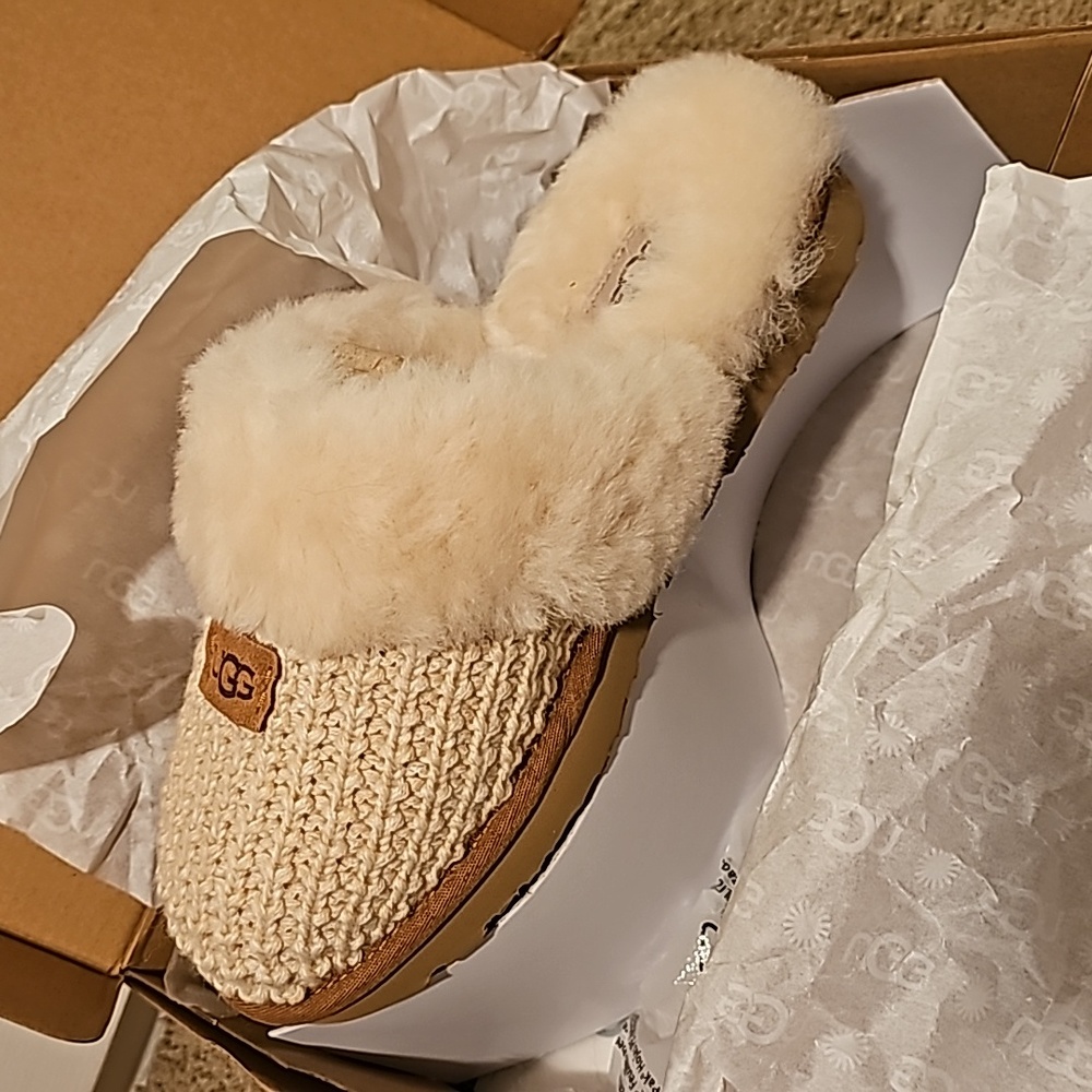 UGG COZY KNIT SHEARLING NEW IN BOX SLIPPERS